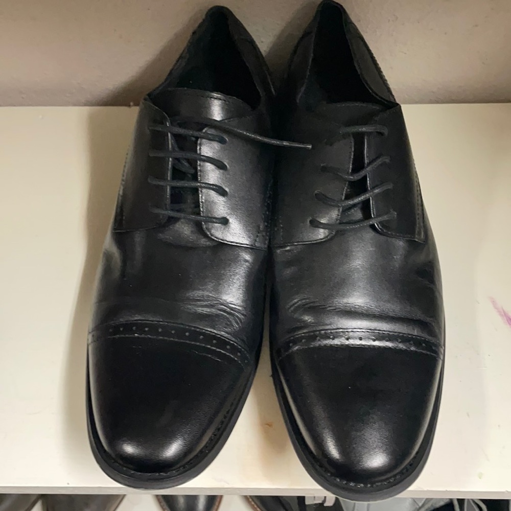 Men’s black dress shoes. Size 10